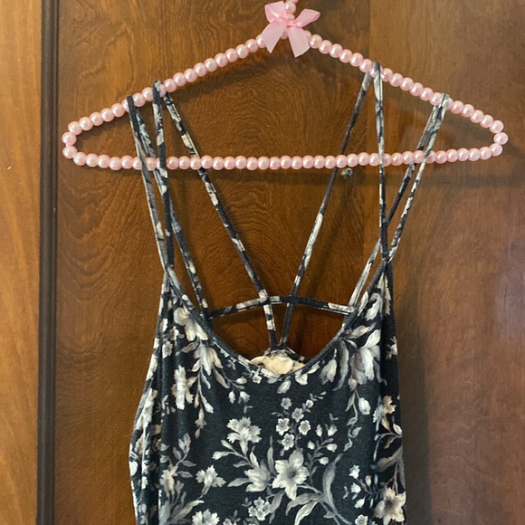 American Eagle soft & sexy black and grey floral romper with pockets ๐๐๐ - Picture 9 of 12